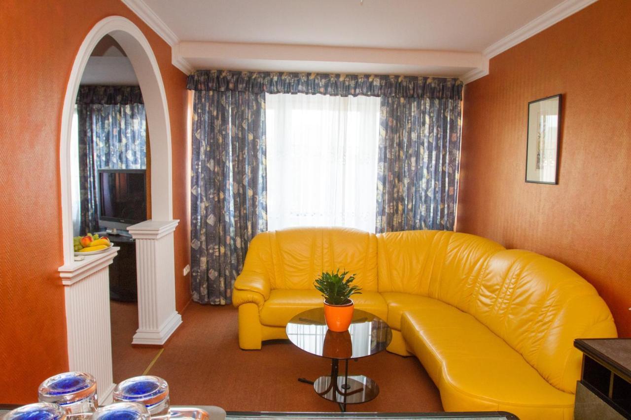 Hotel Rudolf Hajdúszoboszló Buitenkant foto