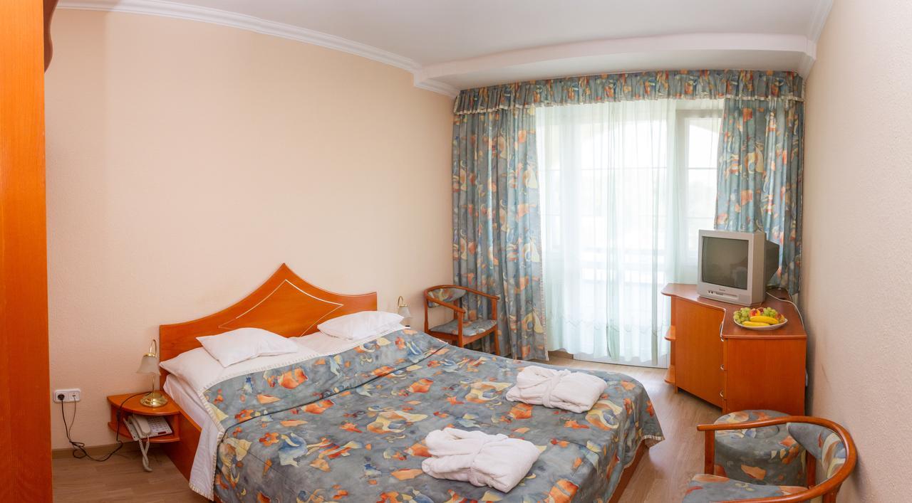Hotel Rudolf Hajdúszoboszló Buitenkant foto