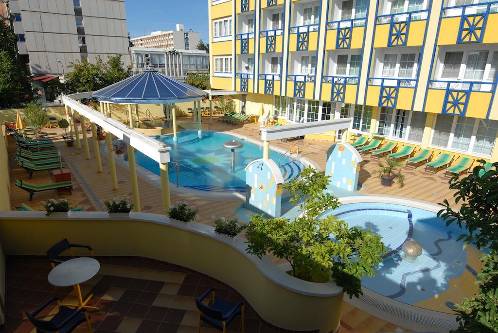 Hotel Rudolf Hajdúszoboszló Buitenkant foto