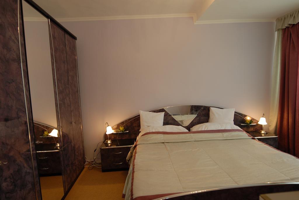 Hotel Rudolf Hajdúszoboszló Buitenkant foto